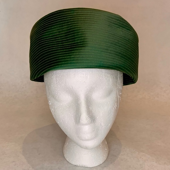Caspar Davis authentic 1950s vintage green silk pillbox hat - Picture 2 of 4